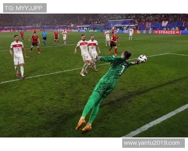 足球明星的专属解说带你领略赛场背后的精彩故事与独特视角